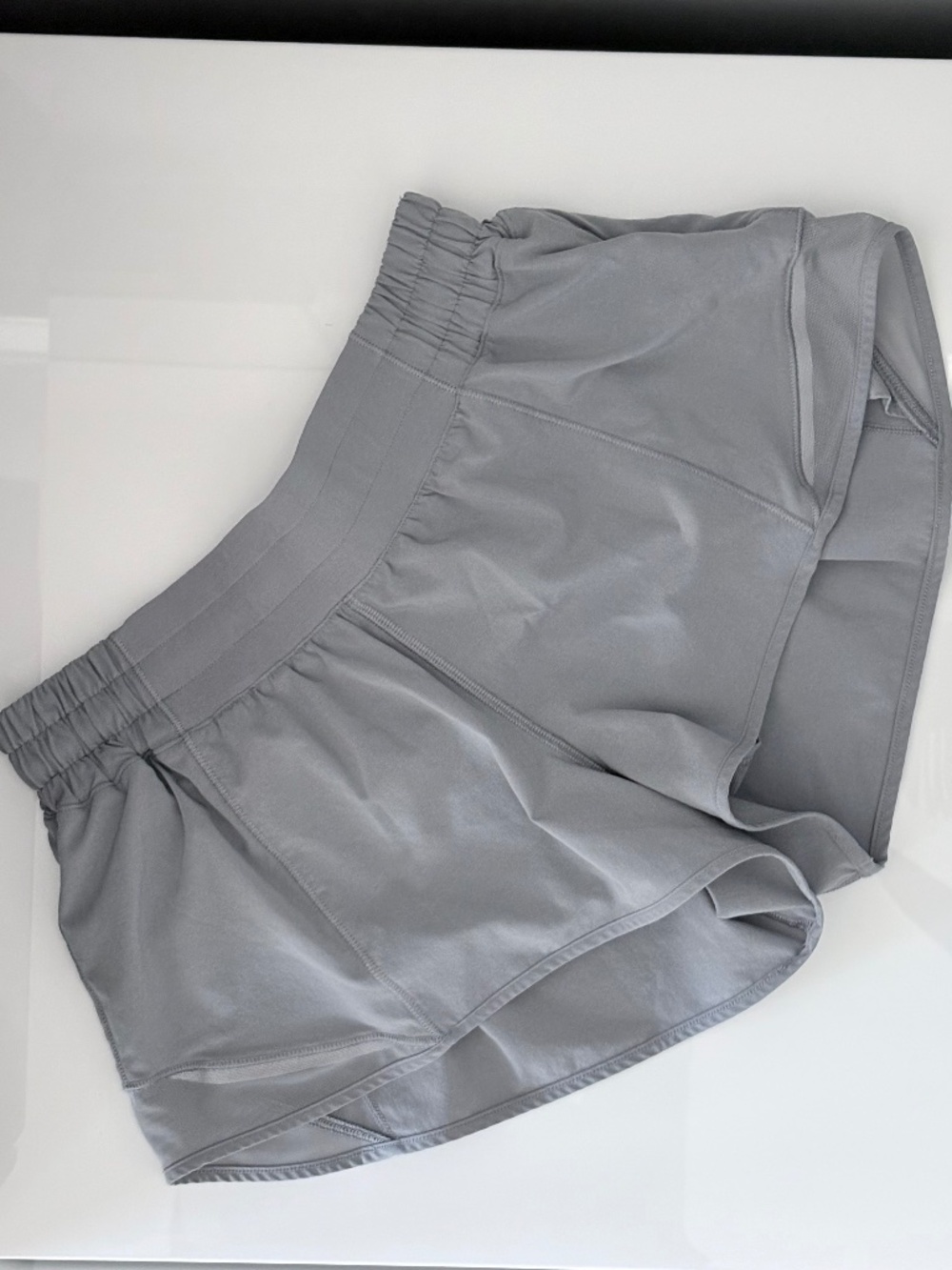 Lululemon Hotty Hot Low-Rise Lined Shorts 2.5” Rhino Grey Size 6
